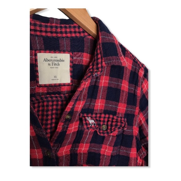 Abercrombie & Fitch | Soft Red & Navy Blue Flannel - Picture 9 of 10
